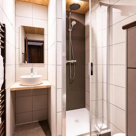 Rustic For 10 Appartement